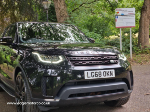 2018 Land Rover Discovery 3.0 Sd V6 Hse Auto 4WD Euro 6 (s/s) 5dr in Black — image 2
