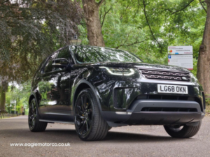 2018 Land Rover Discovery 3.0 Sd V6 Hse Auto 4WD Euro 6 (s/s) 5dr in Black — image 6