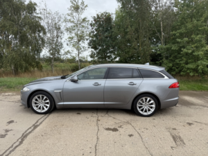 2012 Jaguar Xf 3.0 D V6 Premium Luxury in Grey — image 2