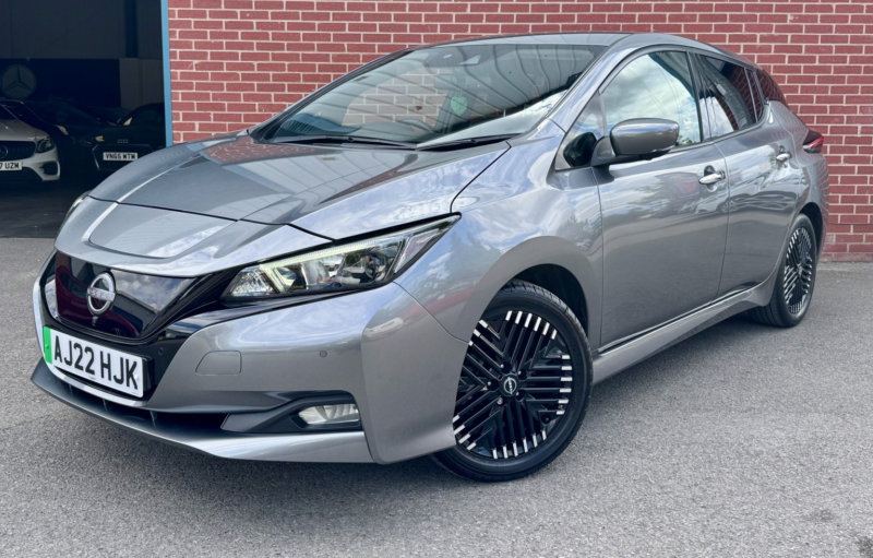 2022 Nissan Leaf 39kwh N-Connecta in Grey — image 1