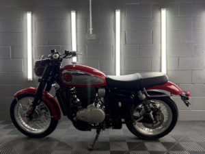 2025 Bsa Gold Star Insignia Red in Red — image 2
