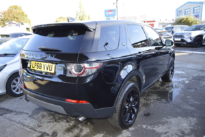 2019 Land Rover Discovery Sport 2.0 Td4 Landmark in Black — image 2