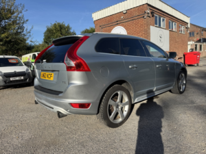 2012 Volvo Xc60 2.0 T5 R-Design in Blue — image 3