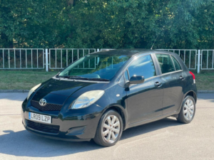 2009 Toyota Yaris 1.33 Dual Vvt-I Tr Euro 4 (s/s) 5dr in Black — image 2