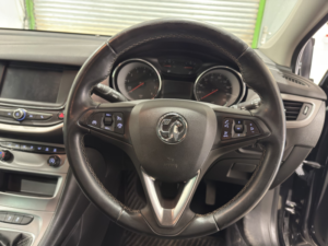 2020 Vauxhall Astra 1.2 Turbo Business Edition Nav in Black — image 2
