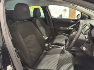 2020 Vauxhall Astra 1.2 Turbo Business Edition Nav in Black — image 5