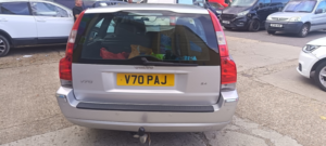2006 Volvo V70 2.4d Se Estate 5dr Diesel Manual (179 G/km, 163 Bhp) in Silver — image 3