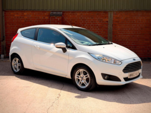 2014 Ford Fiesta 1.25 Zetec Euro 5 3dr in White — image 2