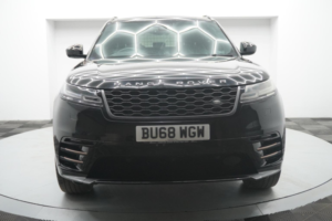 2018 Land Rover Range Rover Velar 2.0 D180 R-Dynamic Hse Auto 4WD Euro 6 (s/s) 5dr in Black — image 4