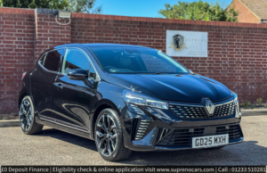 2025 Renault Clio 1.6 E-Tech Techno Hatchback 5dr Petrol Hybrid Auto Euro 6 (s/s) (145 Ps) in Black — image 4