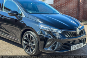 2025 Renault Clio 1.6 E-Tech Techno Hatchback 5dr Petrol Hybrid Auto Euro 6 (s/s) (145 Ps) in Black — image 6