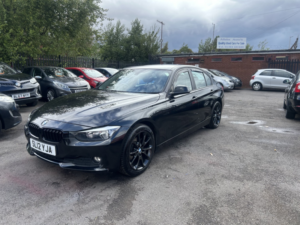 2012 BMW 3 Series 2.0 320d Efficient Dynamics in Black — image 3