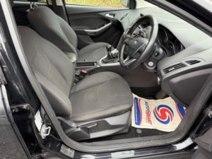 2015 Ford Focus 1.0t Ecoboost Zetec Hatchback 5dr Petrol Manual Euro 6 (s/s) (100 Ps) in Multicolour — image 3