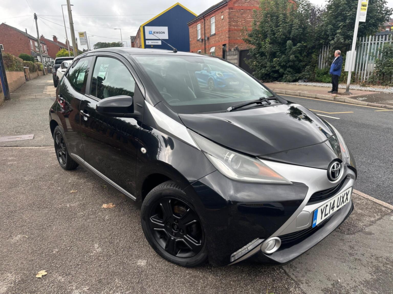 2014 Toyota Aygo 1.0 Vvt-I X-Clusiv Euro 5 5dr Euro 5 in Black — image 1