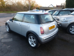2004 MINI Hatch 1.6 One Hatch in Silver — image 3