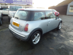 2004 MINI Hatch 1.6 One Hatch in Silver — image 5