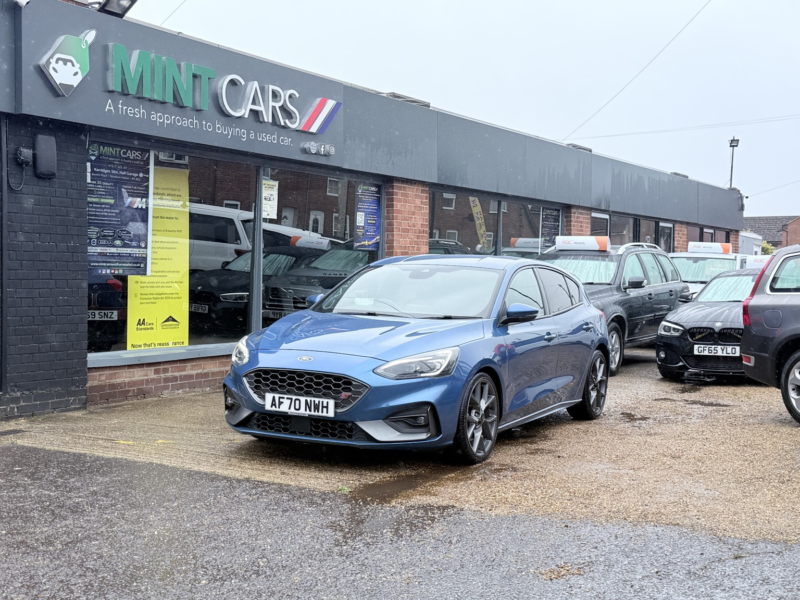 2020 Ford Focus 2.0 Ecoblue St in Blue — image 1