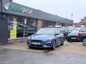 2020 Ford Focus 2.0 Ecoblue St in Blue — image 2