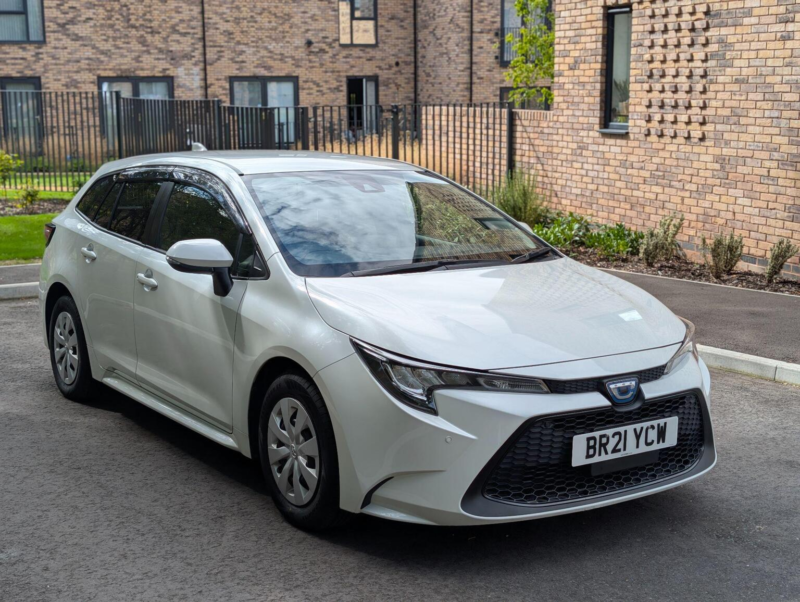 2021 Toyota Corolla 1.8 Vvt-H 5dr Petrol Hybrid in Silver — image 1