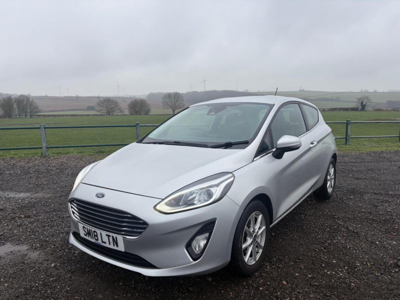 2018 Ford Fiesta 1.1 Ti-Vct Zetec Euro 6 (s/s) 3dr in Silver — image 1