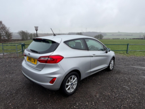 2018 Ford Fiesta 1.1 Ti-Vct Zetec Euro 6 (s/s) 3dr in Silver — image 3