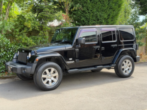 2011 Jeep Wrangler 3.8l V6 70th Anniversary Edition in Black — image 3