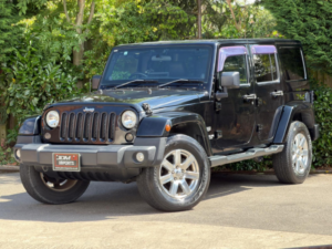 2011 Jeep Wrangler 3.8l V6 70th Anniversary Edition in Black — image 5