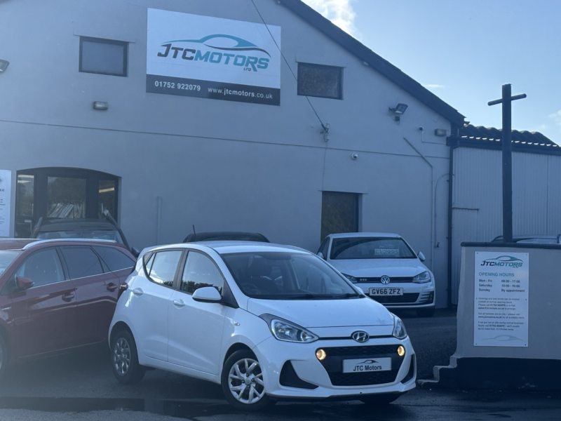 2017 Hyundai I10 1.2 Se 5dr Auto, Petrol, White & Low Mileage in White — image 1