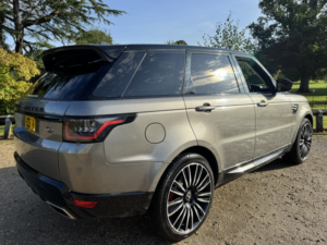 2020 Land Rover Range Rover Sport 3.0 Sd V6 Hse in Silver — image 5