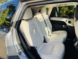 2020 Land Rover Range Rover Sport 3.0 Sd V6 Hse in Silver — image 6