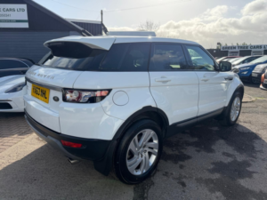 2013 Land Rover Range Rover Evoque 2.2 Sd4 Pure SUV 5dr Diesel Manual 4WD Euro 5 (s/s) (190 Ps) in White — image 3