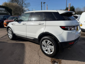 2013 Land Rover Range Rover Evoque 2.2 Sd4 Pure SUV 5dr Diesel Manual 4WD Euro 5 (s/s) (190 Ps) in White — image 4