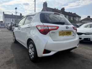 2018 Toyota Yaris 1.5 Hybird F Safety Edt Ii Fresh Import Verified Mile Finance Avb in White — image 4