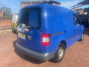 2009 Volkswagen Caddy 2.0 Sdi Pd C20 L1 Standard Roof 4dr in Blue — image 4