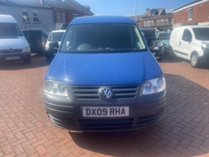 2009 Volkswagen Caddy 2.0 Sdi Pd C20 L1 Standard Roof 4dr in Blue — image 5