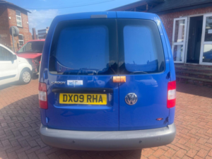 2009 Volkswagen Caddy 2.0 Sdi Pd C20 L1 Standard Roof 4dr in Blue — image 6