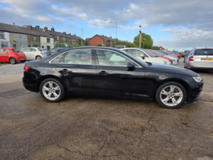 2016 Audi A4 2.0 Tdi Ultra Se in Black — image 4
