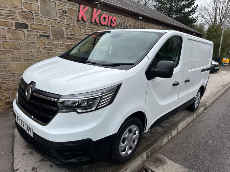 2022 Renault Trafic 2.0 Dci Blue Sl28 Business L1 H1 Euro 6 (s/s) 5dr in White — image 1