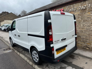 2022 Renault Trafic 2.0 Dci Blue Sl28 Business L1 H1 Euro 6 (s/s) 5dr in White — image 2