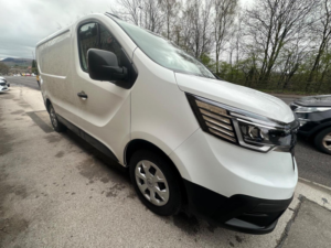 2022 Renault Trafic 2.0 Dci Blue Sl28 Business L1 H1 Euro 6 (s/s) 5dr in White — image 3