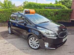 2015 Kia Carens 1.7 Crdi 3 Euro 6 (s/s) 5dr in Black — image 3