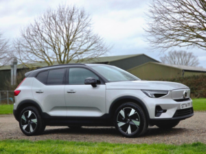 2024 Volvo Ex40 Single Motor Extended Range 78kwh Plus Auto 5dr in Silver — image 2