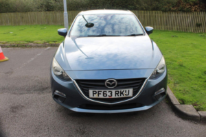 2014 Mazda Mazda3 1.5 Skyactiv-G Se Nav Euro 5 (s/s) 5dr in Blue — image 3