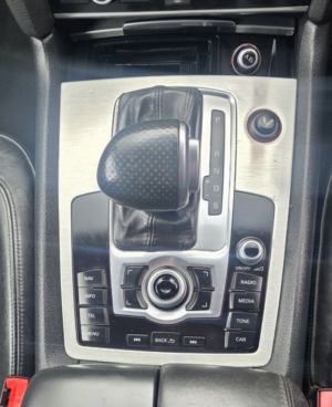 2012 Audi Q7 3.0 Tdi V6 S Line Plus in Grey — image 6