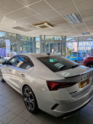2021 Skoda Octavia 2.0 Tsi Vrs Euro 6 (s/s) 5dr in Silver — image 2
