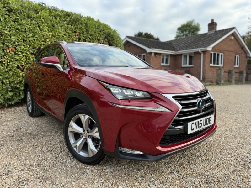 2015 Lexus Nx 2.5 300h Premier in Red — image 1