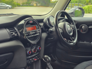 2014 MINI Hatch 1.5 Cooper D Hatchback 3dr Diesel Auto Euro 6 (s/s) (116 Ps) in White — image 2