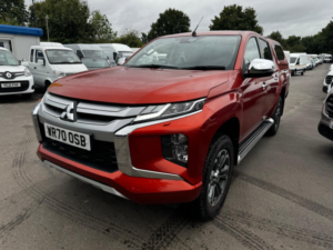 2020 Mitsubishi L200 Dc Barbarian in Orange — image 3