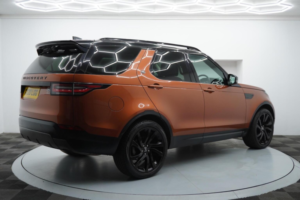 2020 Land Rover Discovery 2.0 Si4 Hse Auto 4WD Euro 6 (s/s) 5dr in Orange — image 3