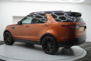 2020 Land Rover Discovery 2.0 Si4 Hse Auto 4WD Euro 6 (s/s) 5dr in Orange — image 4
